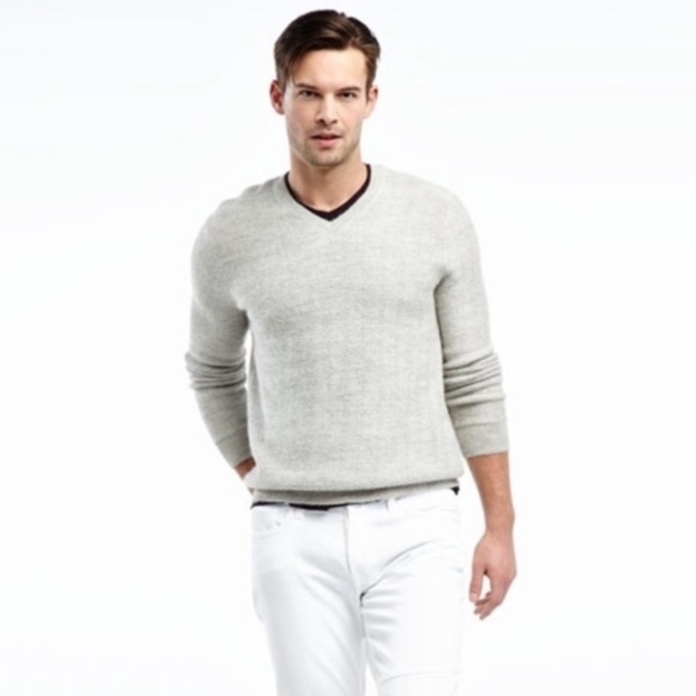 $450 Vince Alpaca Light Gray V-Neck Sweater Medium